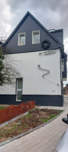 Fallrohr in Form einer Trompete